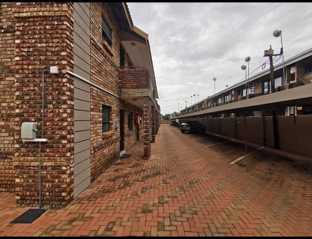 2 BEDROOM PROPERTY TO RENT IN DIE BULT